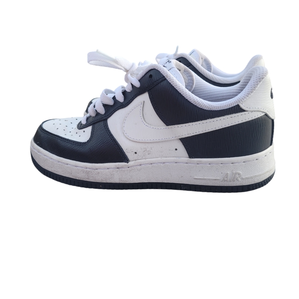 Nike Air Force 1s unisex shoes